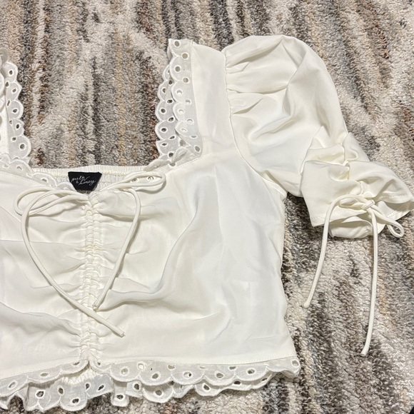 White Lace-Trim Puff Sleeve Peasant Top - Picture 3 of 4